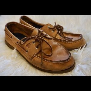 Sperry Topsider boat shoes